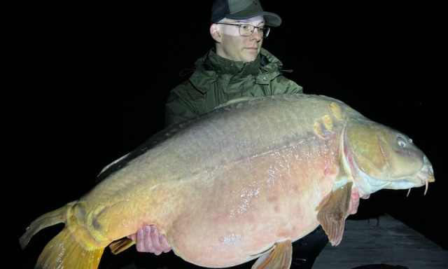 Megmozdultak a balatoni ponty&oacute;ri&aacute;sok: k&eacute;t rekordlist&aacute;s fog&aacute;s ind&iacute;totta az &eacute;vet