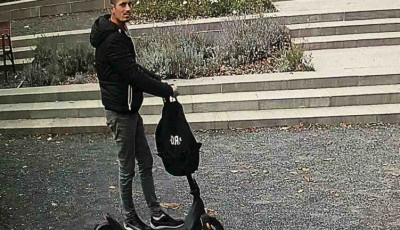 Roller tolvajt keresnek a p&aacute;pai rendőr&ouml;k