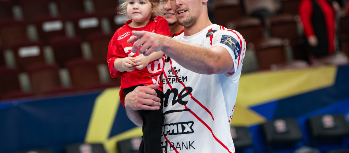 &Uacute;jabb m&eacute;rf&ouml;ldkő előtt Ligetv&aacute;ri Patrik