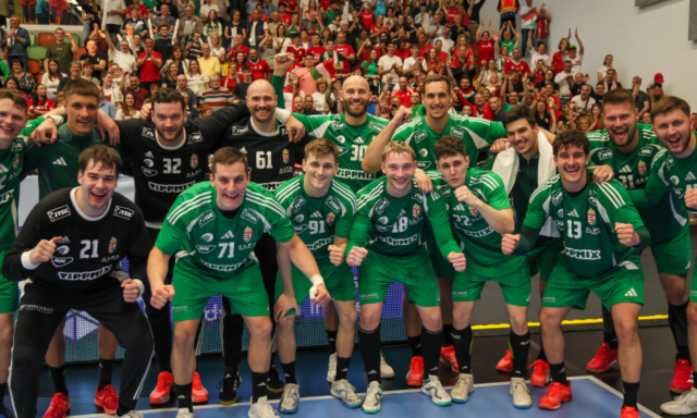 Ausztria ellen j&aacute;tszik felk&eacute;sz&uuml;l&eacute;si m&eacute;rkőz&eacute;st a v&aacute;logatott