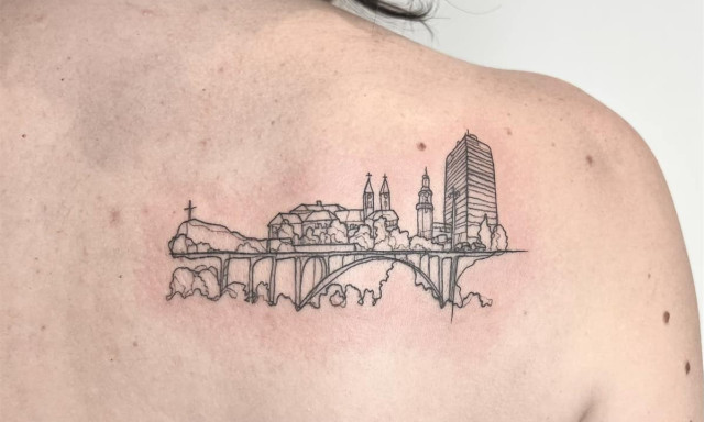 Ilyen biztos nincs m&aacute;snak - Veszpr&eacute;m v&aacute;ros tetov&aacute;l&aacute;s k&eacute;sz&uuml;lt a Black Line Tattoo szalonban