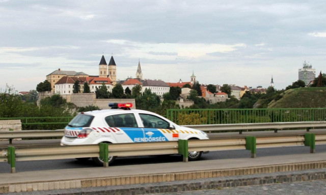 &Ouml;ngyilkos akart lenni egy fiatal a V&ouml;lgyh&iacute;don, egy veszpr&eacute;mi rendőr mentette meg