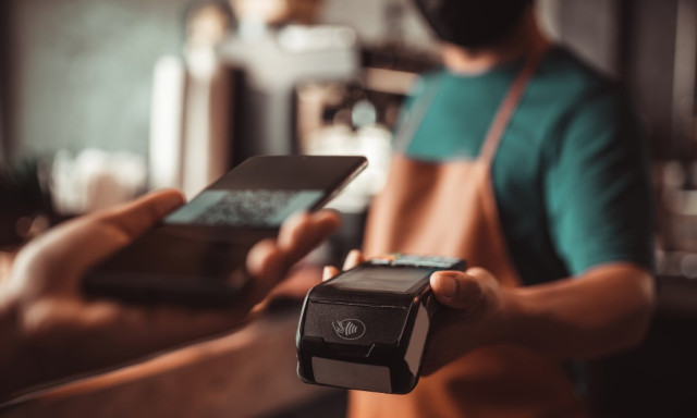 M&aacute;r telefonnal is lehet fizetni az OTP SZ&Eacute;P-k&aacute;rty&aacute;val