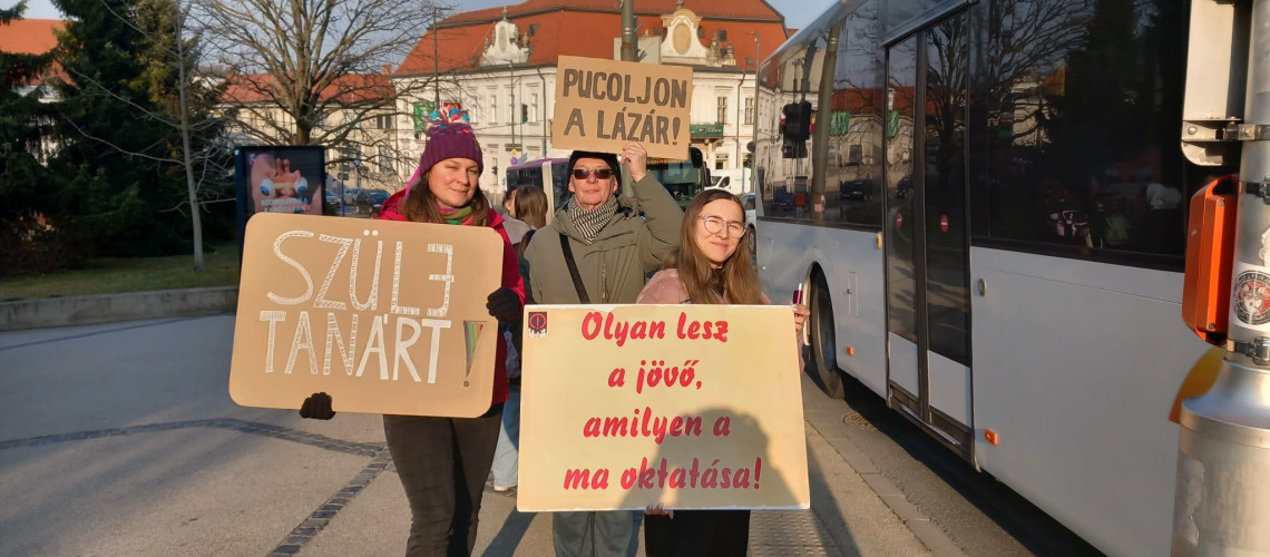 &ldquo;El a kezekkel a gyerekektől &eacute;s az orsz&aacute;gt&oacute;l&rdquo; - &Uuml;zent&eacute;k a zebraszerd&aacute;z&oacute;k