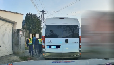 Rendőrs&eacute;gi fog&oacute;cska Tapolc&aacute;n - Sajnos a kapu nem műk&ouml;d&ouml;tt h&aacute;zk&eacute;nt, &iacute;gy elkapt&aacute;k az ittas sofőrt