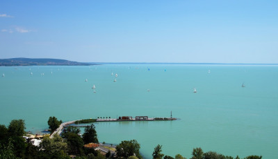 M&eacute;g mindig 57 szabadstrand van a Balatonon, az &eacute;szaki parton viszont csak kettő