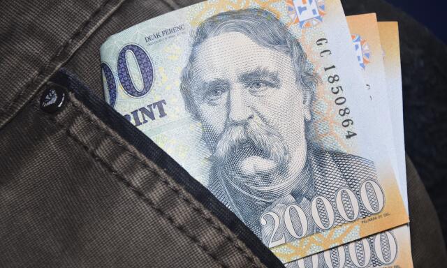A magyarok 37 sz&aacute;zal&eacute;ka tud rendszeresen p&eacute;nzt f&eacute;lretenni