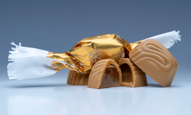 11 &eacute;ves kisl&aacute;ny &ouml;tlet&eacute;ből sz&uuml;letett meg az idei d&iacute;jnyertes szaloncukor