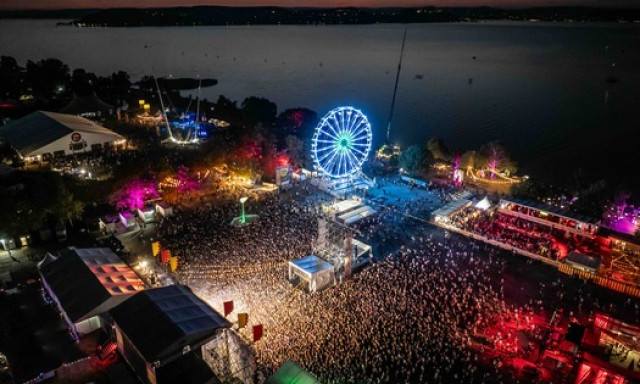 Strand Fesztiv&aacute;l: a magyar zen&eacute;ket &uuml;nneplik j&ouml;vőre Zam&aacute;rdiban