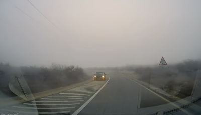 Forgalommal szemben haladt egy aut&oacute; a 8-ason - VIDE&Oacute;