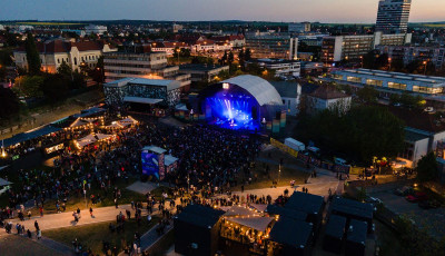 Szerd&aacute;n Pont Ott Party - Ingyenes Valmar koncerttel v&aacute;r a Gy&aacute;rkert