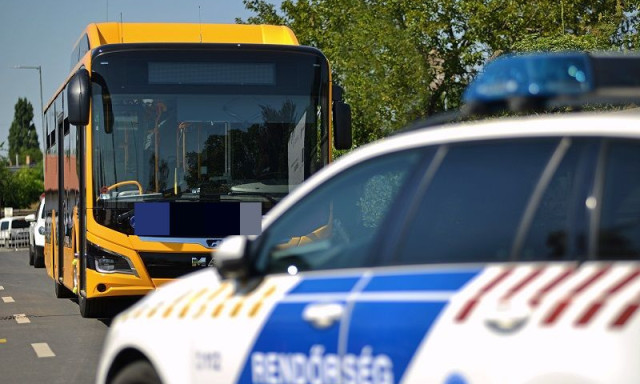 Ittas buszsofőrt kapcsoltak le a rendőr&ouml;k
