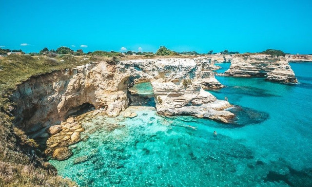 Valentin-nap &eacute;jszak&aacute;j&aacute;n omlott &ouml;ssze a Szerelmesek h&iacute;dja