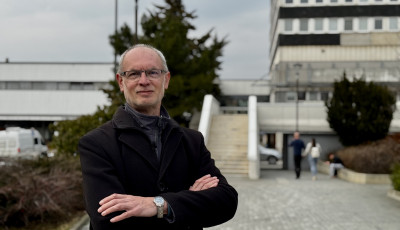 &bdquo;Az eg&eacute;szs&eacute;g&uuml;gy jelenleg l&eacute;legeztetőg&eacute;pen van&rdquo; &ndash; Interj&uacute; dr. G&aacute;sp&aacute;r Levent&eacute;vel, a Tisza p&aacute;rt veszpr&eacute;mi jel&ouml;ltj&eacute;vel