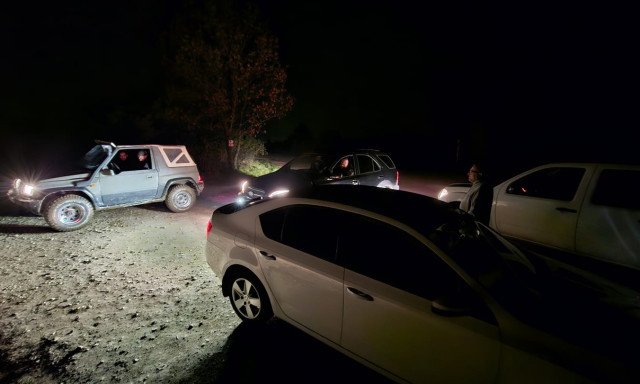 K&eacute;t tin&eacute;dzser t&eacute;vedt el a v&aacute;rpalotai erdőben - A fi&uacute;kat nagy erőkkel keresik