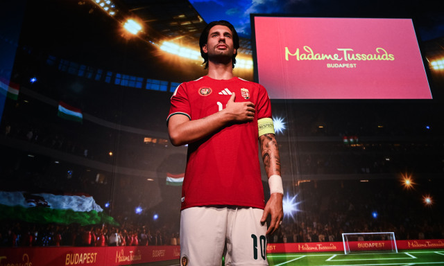 Bemutatt&aacute;k Szoboszlai Dominik viaszfigur&aacute;j&aacute;t