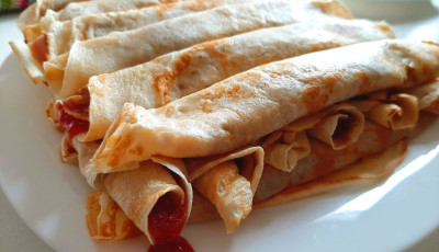J&ouml;n Balatonalm&aacute;diban a Palacsintafesztiv&aacute;l &eacute;s L&aacute;ngos Par&aacute;d&eacute;
