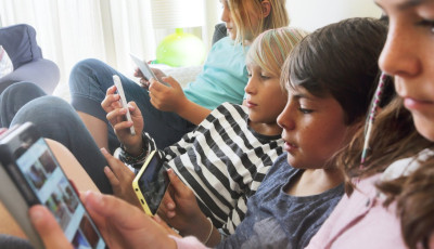 20 milli&oacute; gyerek egyetlen &eacute;v alatt - Riaszt&oacute; m&eacute;reteket &ouml;lt&ouml;tt az online szexu&aacute;lis kizs&aacute;km&aacute;nyol&aacute;s