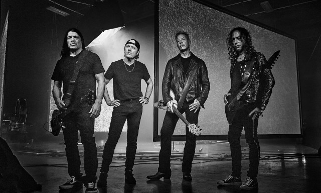 T&ouml;bb milli&oacute; forintot adom&aacute;nyozott a Metallica egy magyar nőjogi szervezetnek