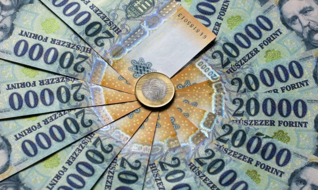 F&eacute;lmilli&oacute;n&aacute;l volt az &aacute;tlagkereset j&uacute;liusban a KSH szerint