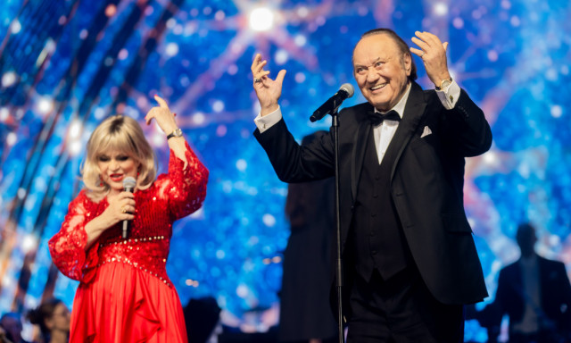 Korda Gyuri b&aacute;csi&eacute;k &eacute;s az Analog Balaton tekeri majd felfel&eacute; a hangerőt a h&eacute;tv&eacute;g&eacute;n Veszpr&eacute;mben