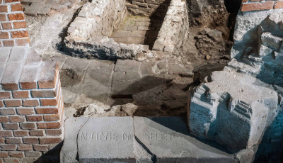 A veszpr&eacute;mi v&aacute;rnegyed 800 &eacute;ves palotak&aacute;poln&aacute;j&aacute;t &eacute;s Szent Imre fogadalm&aacute;nak helysz&iacute;n&eacute;t is felfedezhetj&uuml;k az &Eacute;p&iacute;t&eacute;szet &Uuml;nnep&eacute;n &eacute;s &Eacute;jszak&aacute;j&aacute;n