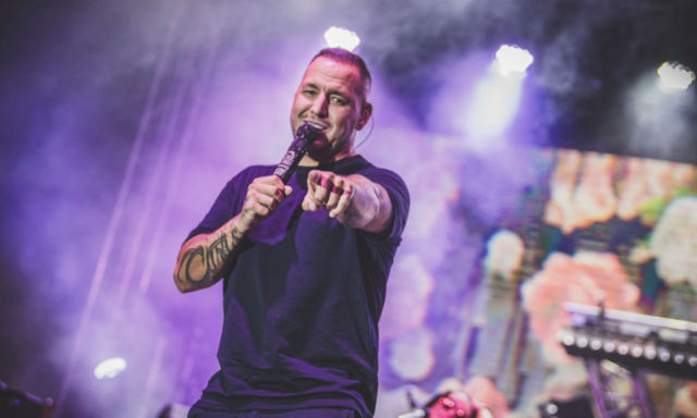 Ingyenes koncertekkel sz&oacute;rja meg az orsz&aacute;got a Szerencsej&aacute;t&eacute;k Zrt. - Veszpr&eacute;mbe j&ouml;n Charlie &eacute;s Curtis