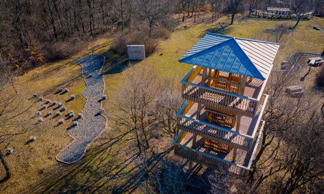 &Eacute;letvesz&eacute;ly miatt lez&aacute;rt&aacute;k - Bont&aacute;s v&aacute;r a Halom-hegyi kil&aacute;t&oacute;ra