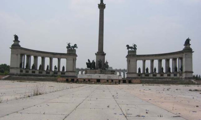 Made in China &ndash; Tudtad, hogy van m&eacute;g egy Hős&ouml;k tere a vil&aacute;gon?