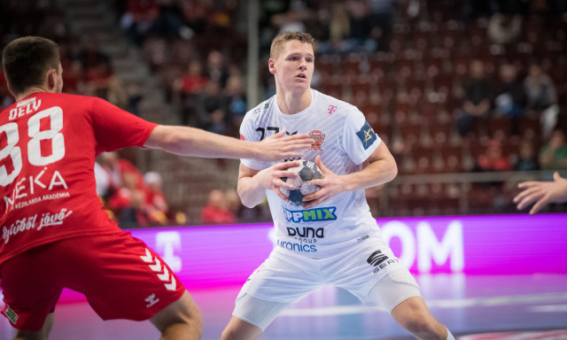 &Eacute;les&eacute;k a Szeged ellen, Ilic&eacute;k a Budai Farkasok ellen l&eacute;pnek p&aacute;ly&aacute;ra