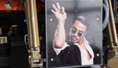 A fony&oacute;di k&ouml;zutasok m&aacute;r megcsin&aacute;lt&aacute;k - Salt Bae-t minden s&oacute;sz&oacute;r&oacute; aut&oacute;ra!