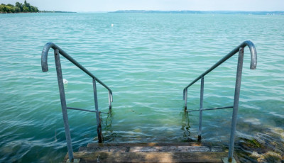 Ennyit dr&aacute;gult a Balatonoz&aacute;s id&eacute;n a fizetős strandokon