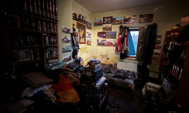 Pornogr&aacute;f felv&eacute;teleket k&eacute;nyszer&iacute;tett ki egy 15 &eacute;ves l&aacute;nyt&oacute;l egy Veszpr&eacute;m v&aacute;rmegyei f&eacute;rfi