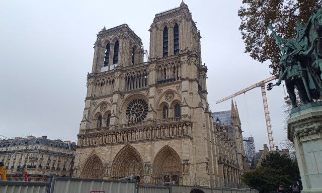 &Uacute;jra megny&iacute;lik a Notre-Dame