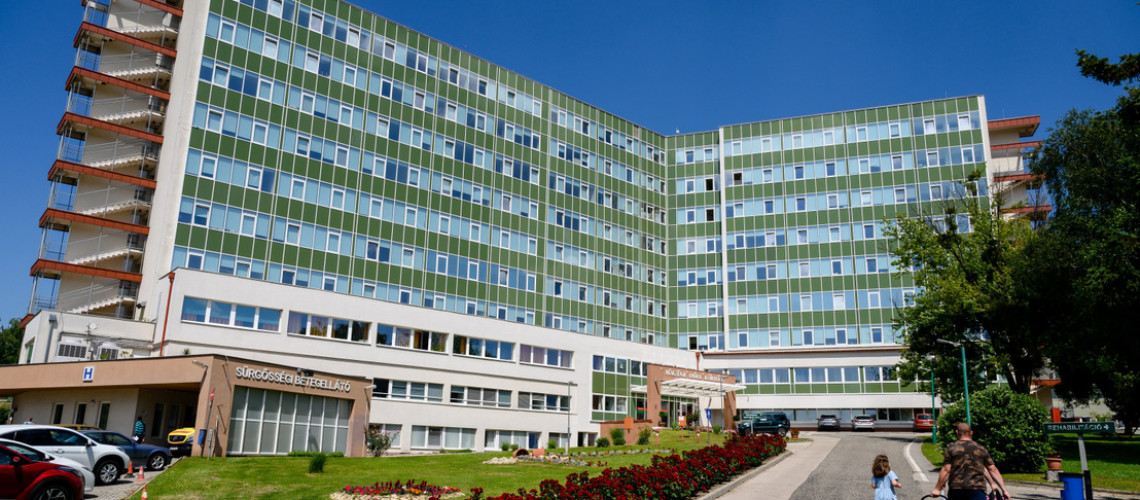 P&eacute;nzb&iacute;rs&aacute;got kapott h&aacute;rom ajkai orvos egy beteg hal&aacute;l&aacute;val v&eacute;gződő ell&aacute;t&aacute;si &uuml;gy miatt