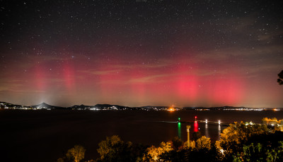 H&eacute;tfő &eacute;jjel &uacute;jra feltűnt a sarki f&eacute;ny a Balatonon