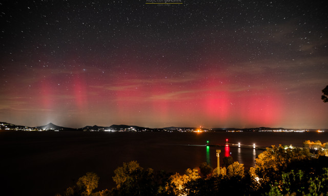 H&eacute;tfő &eacute;jjel &uacute;jra feltűnt a sarki f&eacute;ny a Balatonon