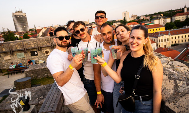 K&uuml;l&ouml;nleges elektronikus bulival t&eacute;r vissza a Sun &amp; Moon Veszpr&eacute;mbe