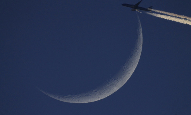 Gy&ouml;ny&ouml;rű k&eacute;p k&eacute;sz&uuml;lt a keddi holdsarl&oacute;r&oacute;l