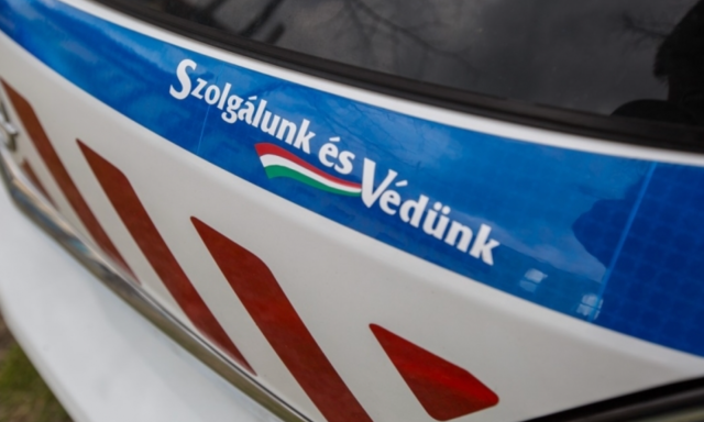 Drog hat&aacute;sa alatt fesz&iacute;tővassal t&ouml;rt be ajt&oacute;kat