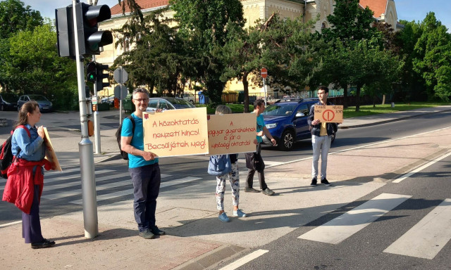 Ism&eacute;t zebraszerd&aacute;ztak Veszpr&eacute;mben